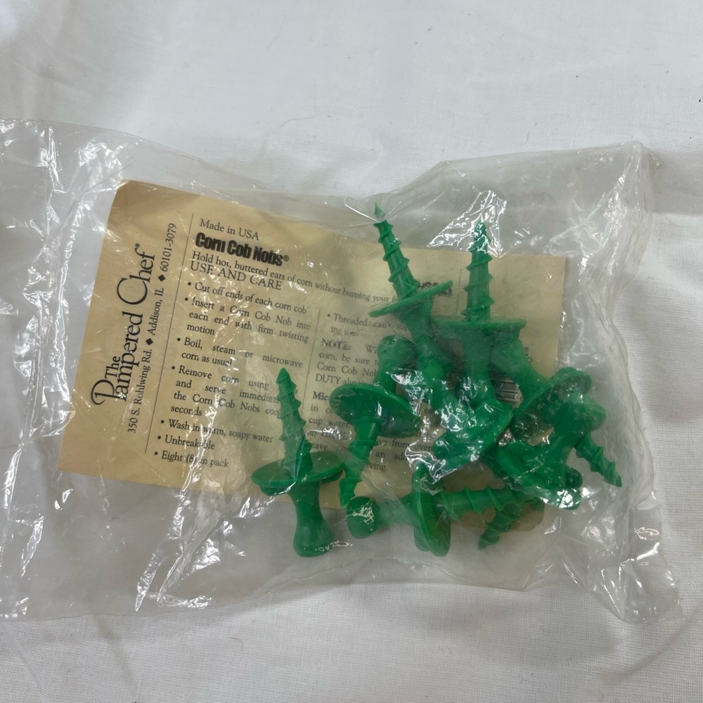 The Pampered Chef Corn Cob Nobs #2455 year 2000